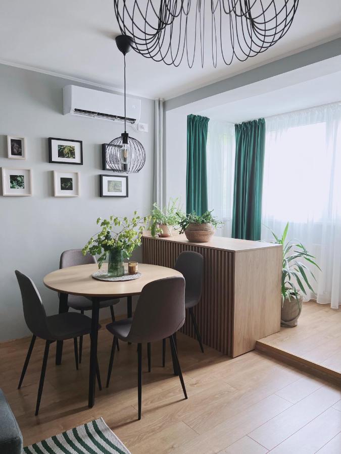 Riverside Jungle Green Apartment Oradea Exterior photo